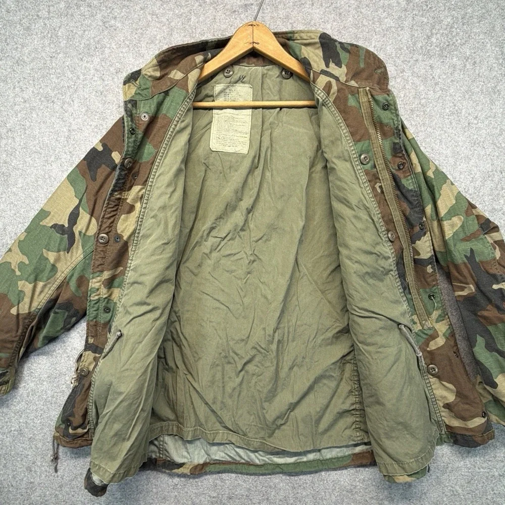 Vintage 80s US Army M-65 Field Jacket Mens Medium Short Woodland Camo Coat M65
